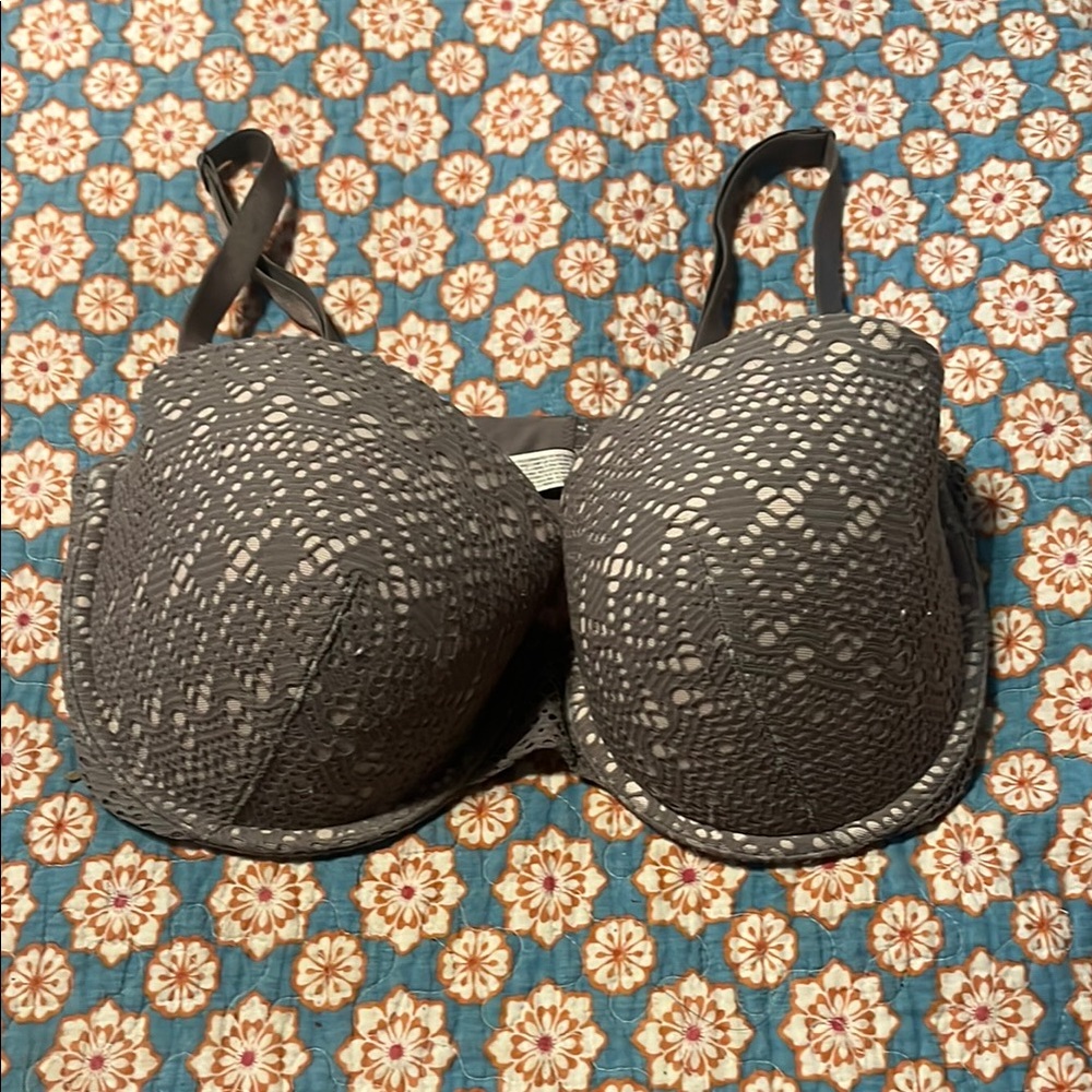 Victoria’s Secret Taupe Lace Bra with removable straps 36DD